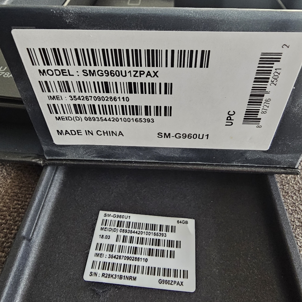 Unlocked Samsung S9 with original box and 3 cases including Otterbox - Picture 14 of 15